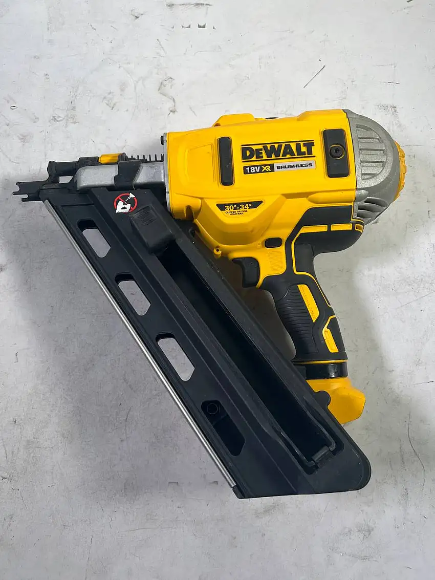 DeWalt DCN 692 N 18 V Akku Streifennagler bürstenlos 9 mm 2 Stufen - Reparaturgerät