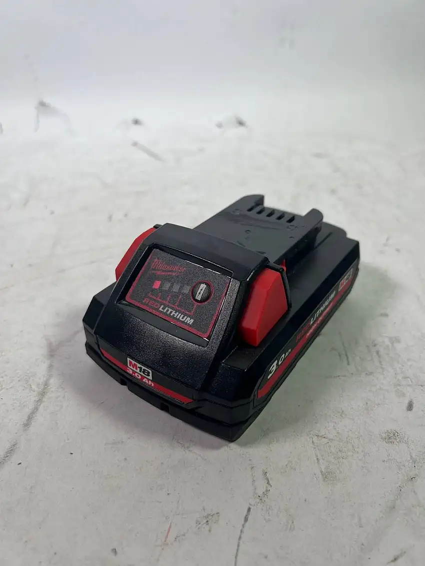 Milwaukee M18 HB3 High Output 18 V 3,0 Ah / 3000 mAh Li-Ion Akku ( 4932471069 ) mit Ladestandsanzeige - Leicht Gebraucht