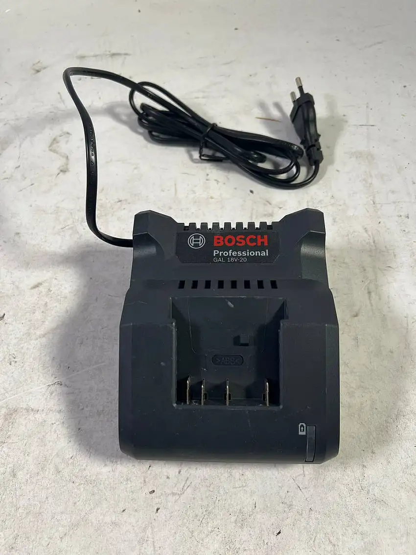 Bosch GAL 12V-40 Professional Schnell Ladegerät für 12V Akkus ( 1600A019R3 ) - Gebraucht