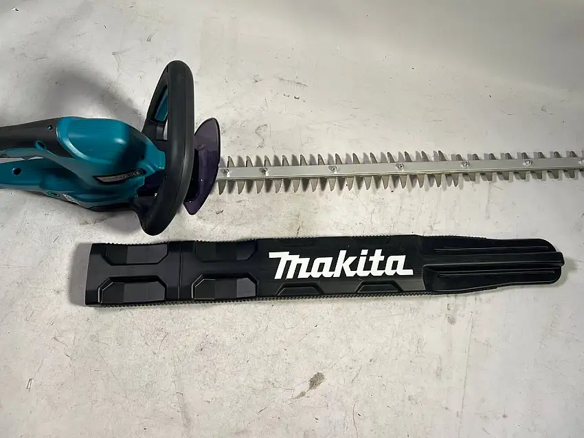 Makita DUH 607 Z Akku Heckenschere 18 V 60 cm Solo - Leicht Gebraucht