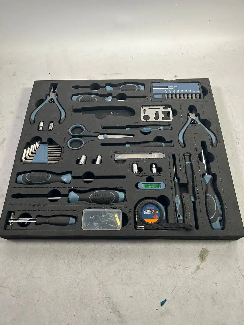 Werkzeug Set - Unvollständig