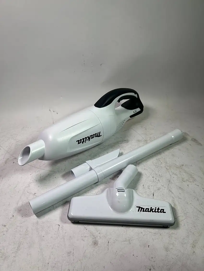 Makita DCL 180 ZW 18V Li-ion Akku-Staubsauger Weiß Solo - Leicht Gebraucht