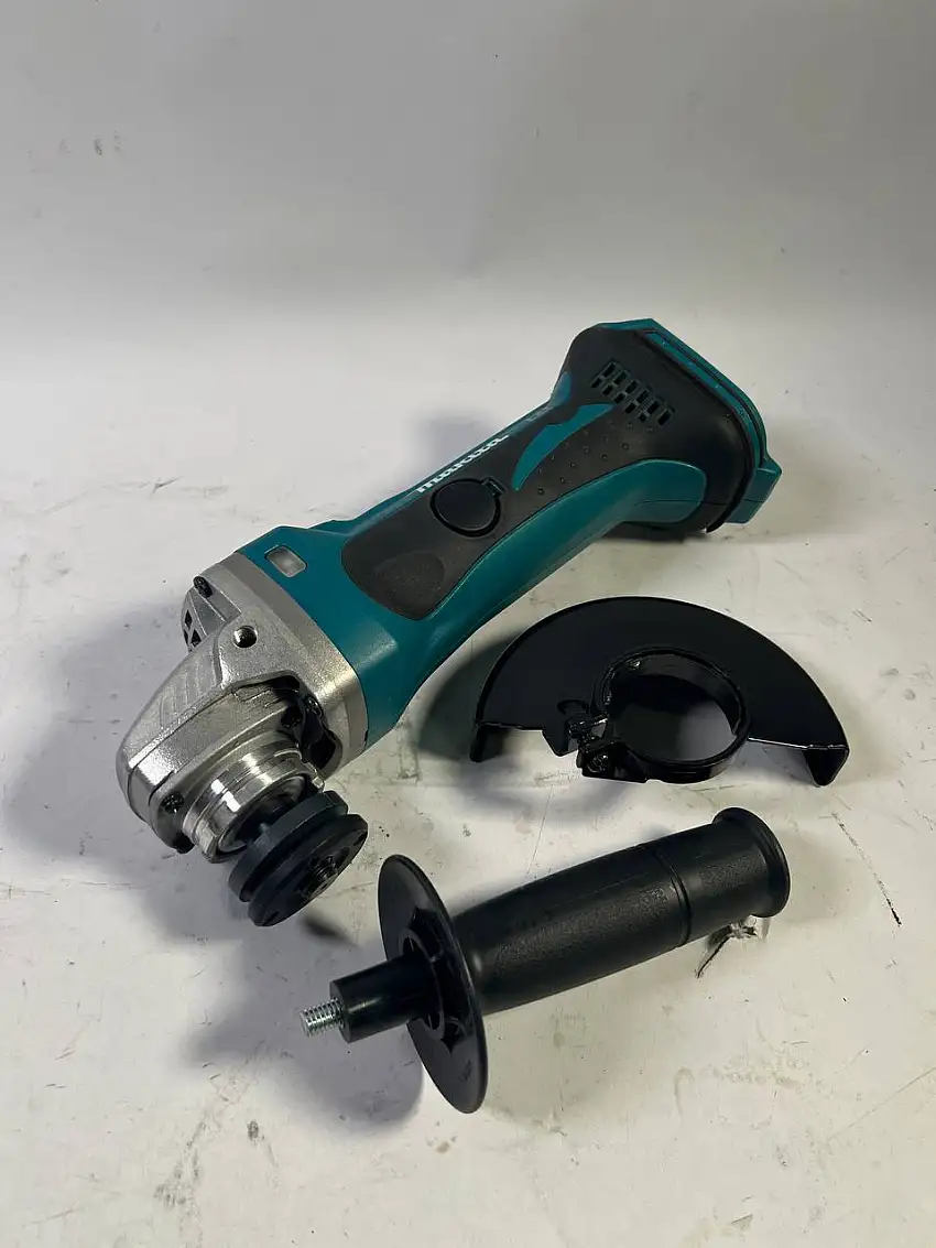 Makita DGA 452 Z 18 V Li-ion 115 mm Akku Winkelschleifer - Reparaturgerät